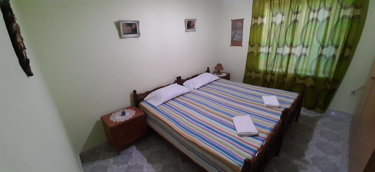 Guest House And Tavern Leo Саранде Стая снимка