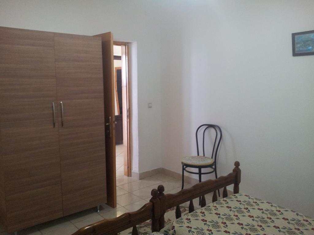Guest House And Tavern Leo Саранде Екстериор снимка
