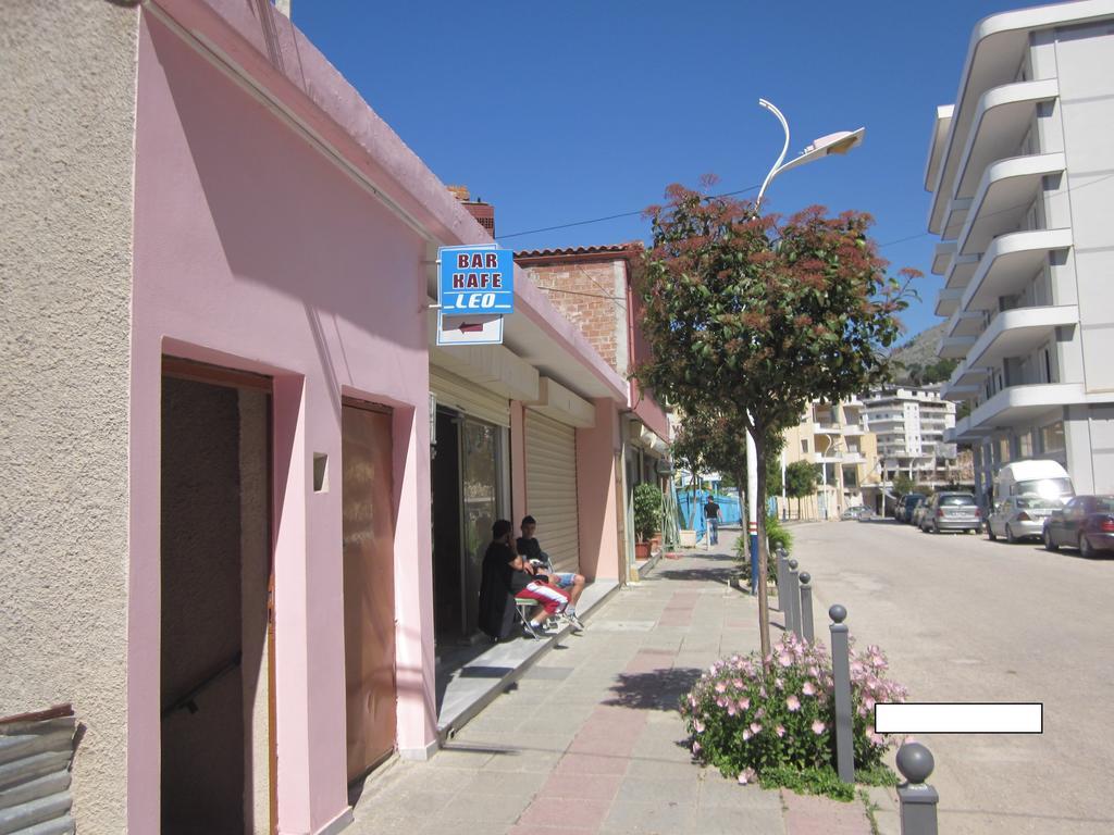 Guest House And Tavern Leo Саранде Екстериор снимка