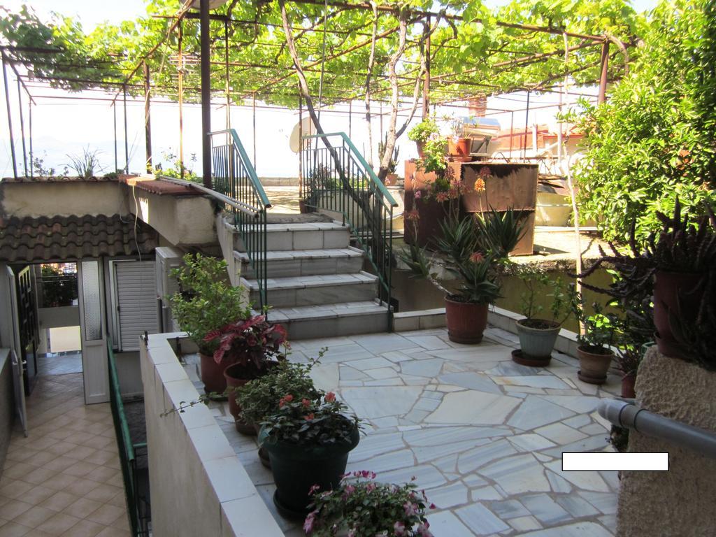 Guest House And Tavern Leo Саранде Екстериор снимка