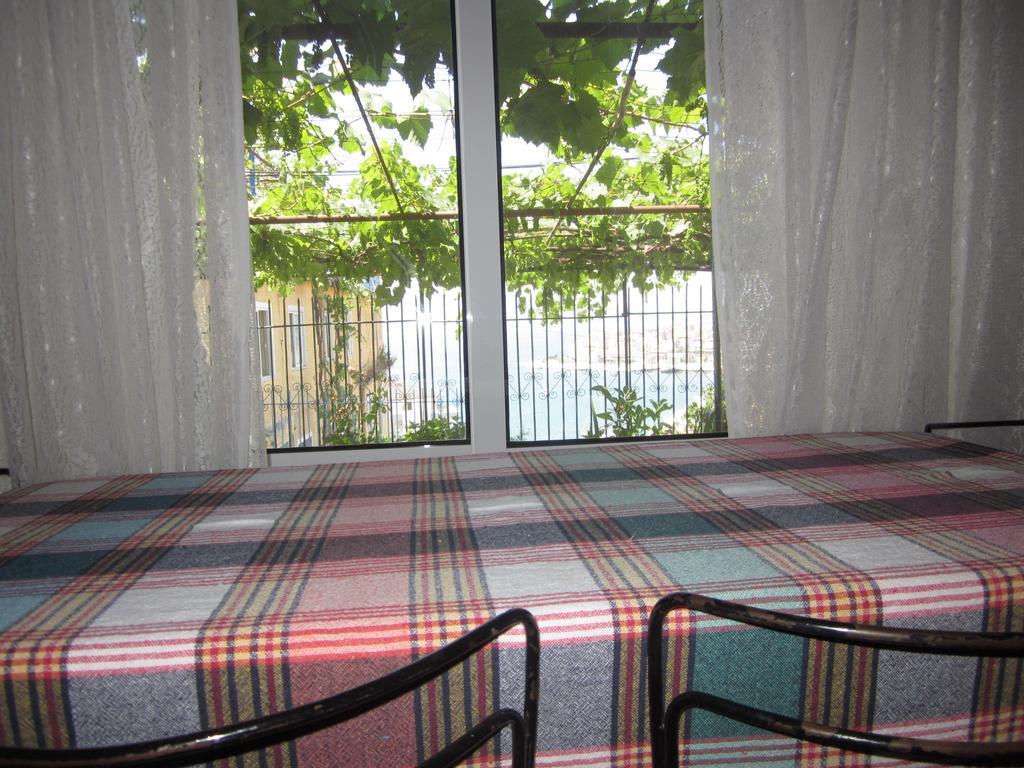 Guest House And Tavern Leo Саранде Екстериор снимка