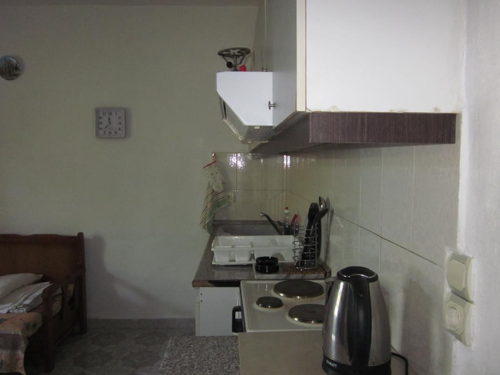 Guest House And Tavern Leo Саранде Екстериор снимка
